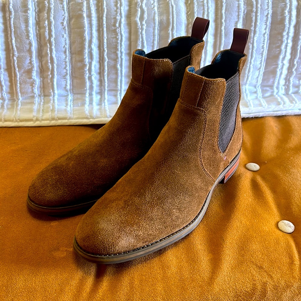 Johnston & Murphy Meade Chelsea Boots